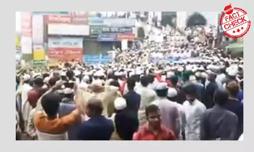 না, উগ্র বক্তব্য পরিবেশিত জনসমাবেশের ভাইরাল এই ভিডিওটি পশ্চিমবঙ্গের নয় না, উগ্র বক্তব্য পরিবেশিত জনসমাবেশের ভাইরাল এই ভিডিওটি পশ্চিমবঙ্গের নয়