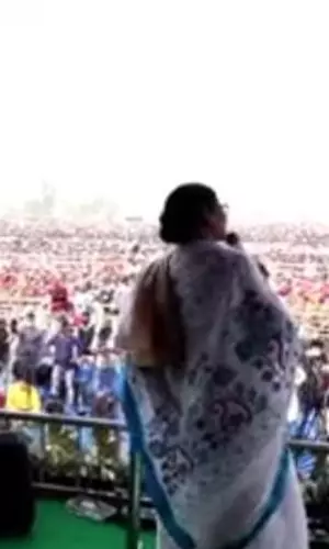আমি যদি নন্দীগ্রাম থেকে দাড়াই কেমন হয়: মমতা বন্দ্যোপাধ্যায়