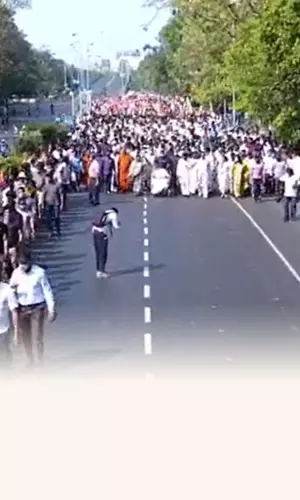 “নিহত বাঘের থেকে আহত বাঘ আরও ভয়ঙ্কর” নন্দীগ্রাম দিবসে বললেন মমতা