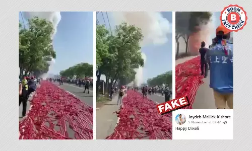 তাইওয়ানের ধর্মীয় উৎসবে বাজি পোড়ানো দৃশ্য ছড়াল দীপাবলি উদযাপন বলে